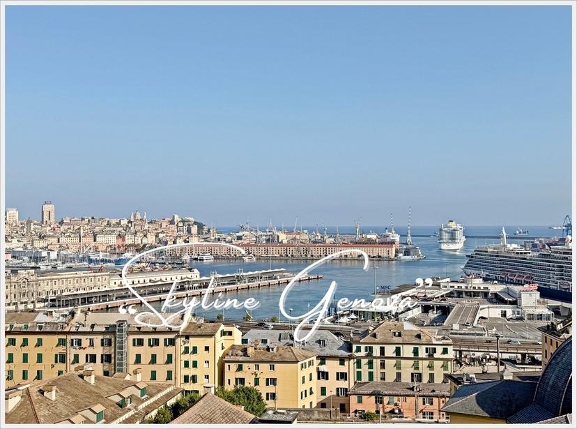 Appartamento in Salita San Francesco da Paola, Genova