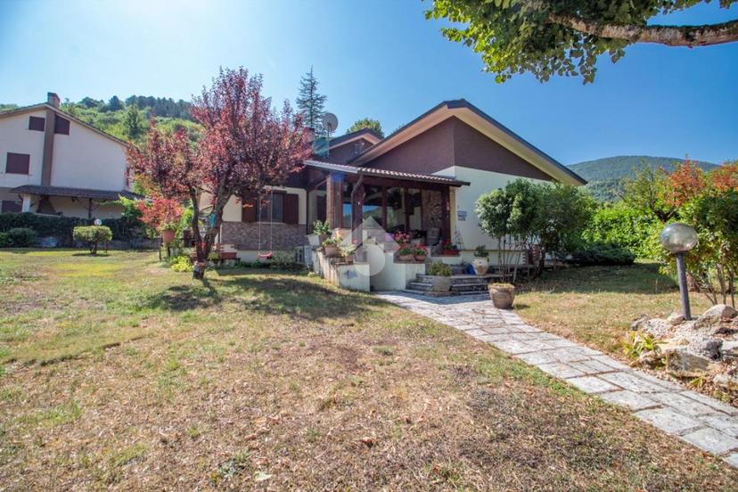 Villa in Via Fonte Palombara, Borbona — foto 4 di 5