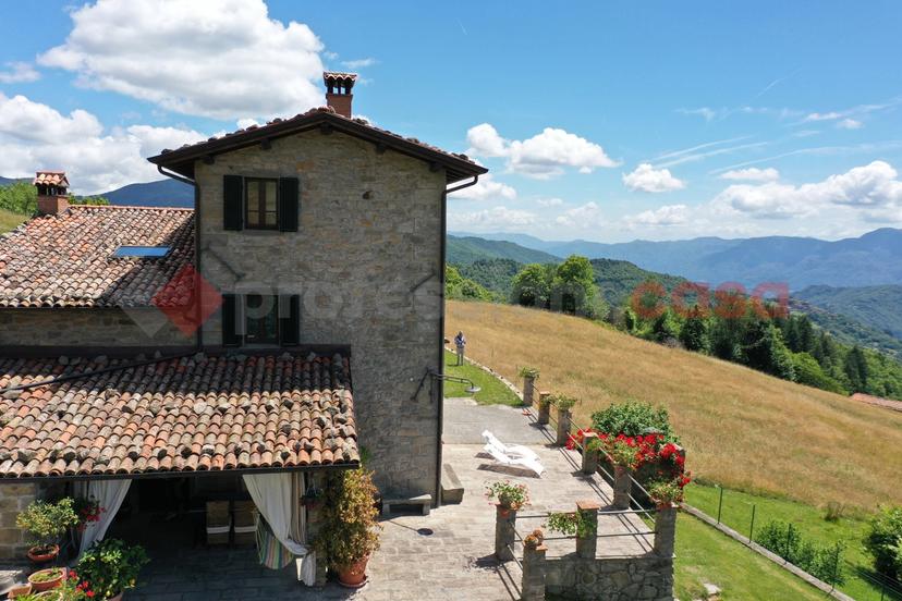 Villa in Strada Provinciale  71, Castiglione di Garfagnana — foto 4 di 5