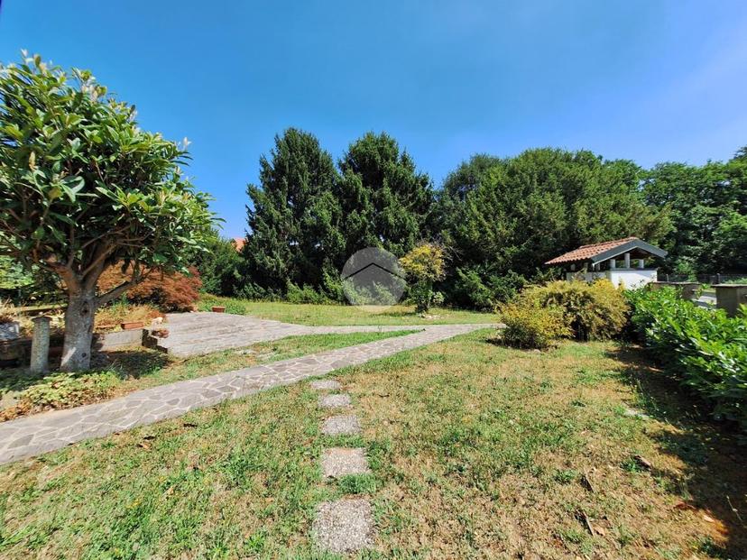Villa in Via Thomas Alva Edison 2, Bernate Ticino — foto 4 di 5