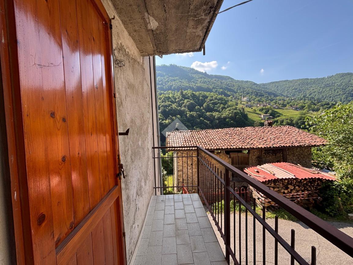 Trilocale in Via Sottoripa 8, Bracca