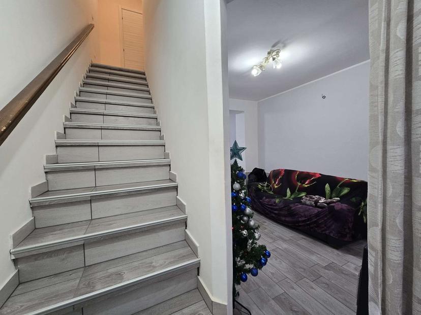 Trilocale in Via Magenta 52, Borgia — foto 3 di 5