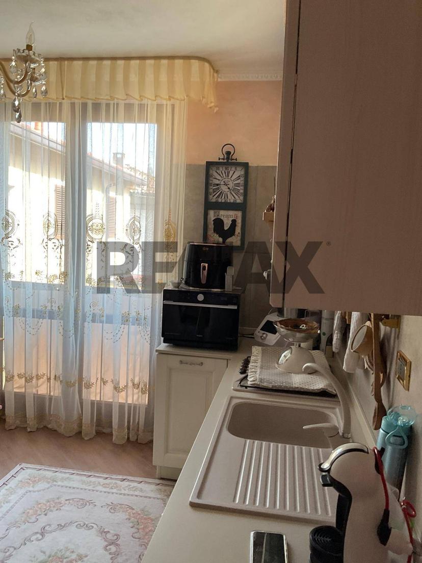 Casa indipendente in Via Enrico Tazzoli 11, Carugo — foto 3 di 5