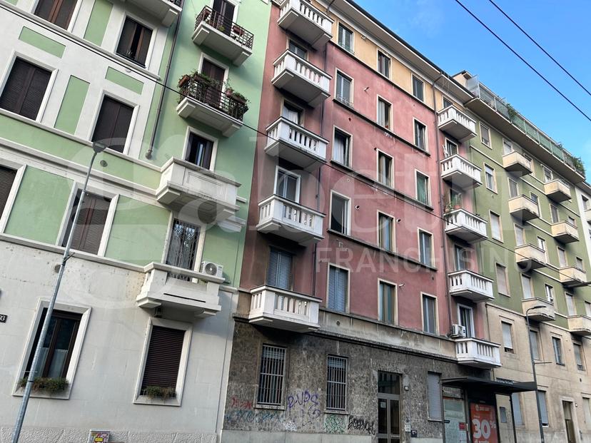 Bilocale in Viale Certosa  105, Milano