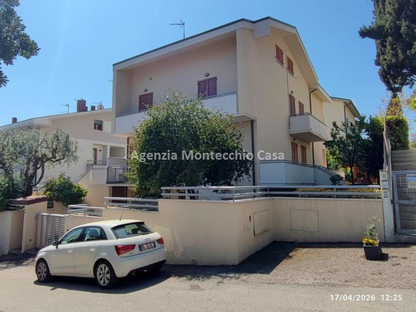 Appartamento in Via Monte Cristallo, Pesaro — foto 2 di 5