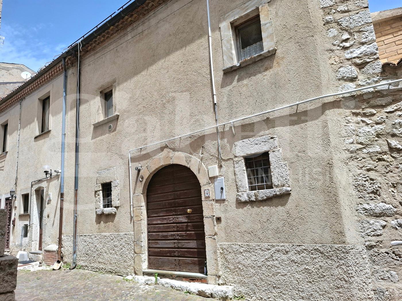 Casa indipendente in Via Barberini 2, Rocca di Mezzo