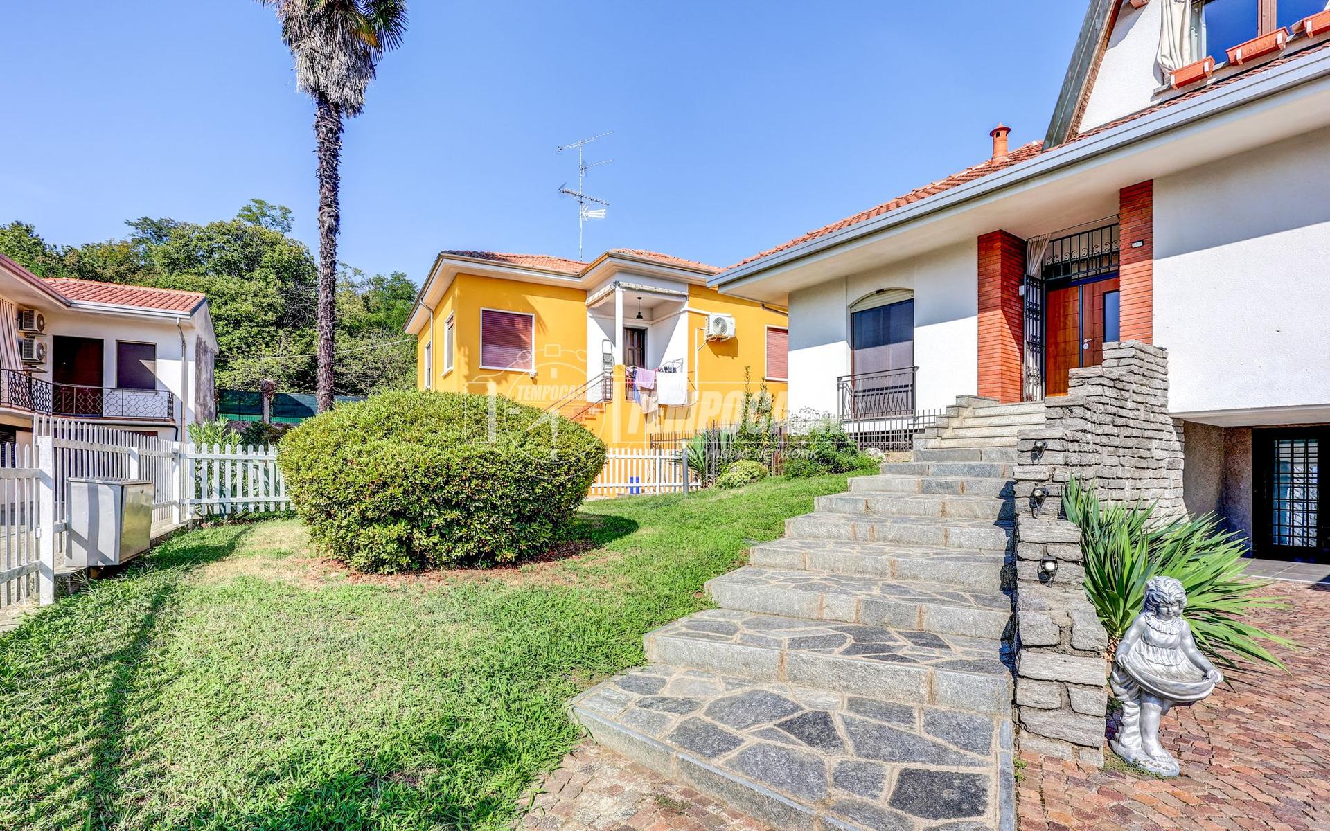 Villa in Via Sottoronco, Varallo Pombia
