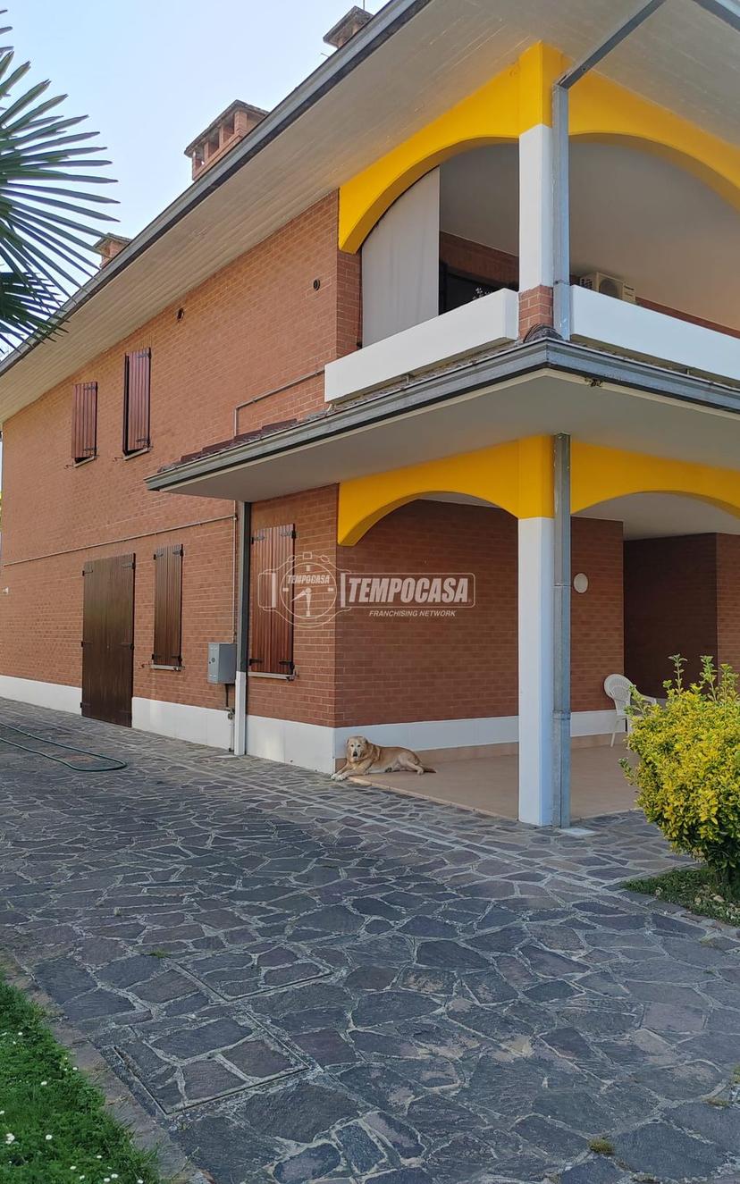 Villa a schiera, Castelnuovo Rangone