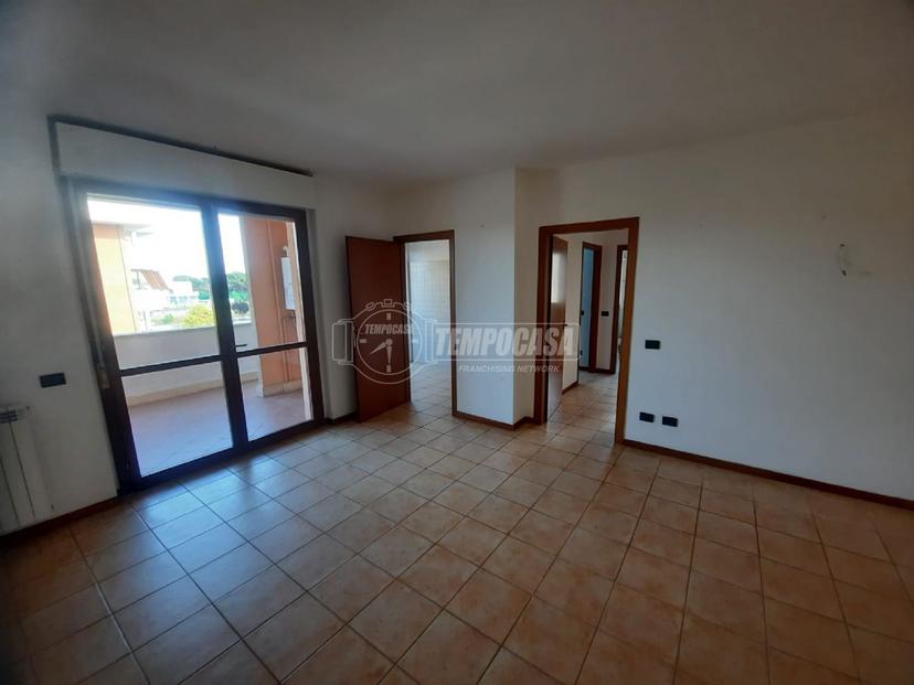 Trilocale in Via Airasca, Roma