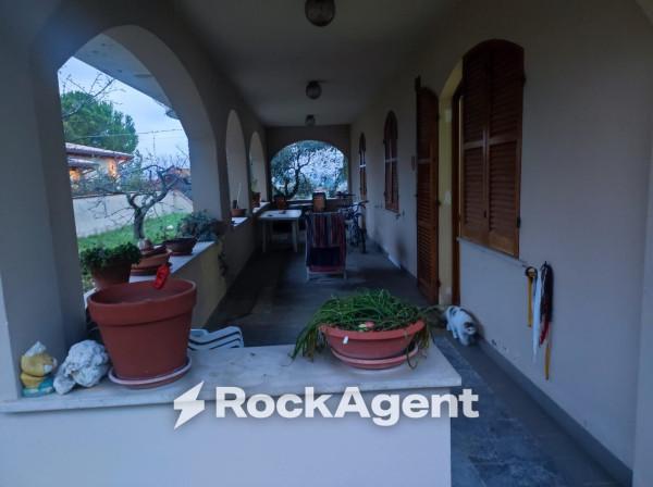 Villa in Via G. d'Annunzio 4, Catignano — foto 2 di 5