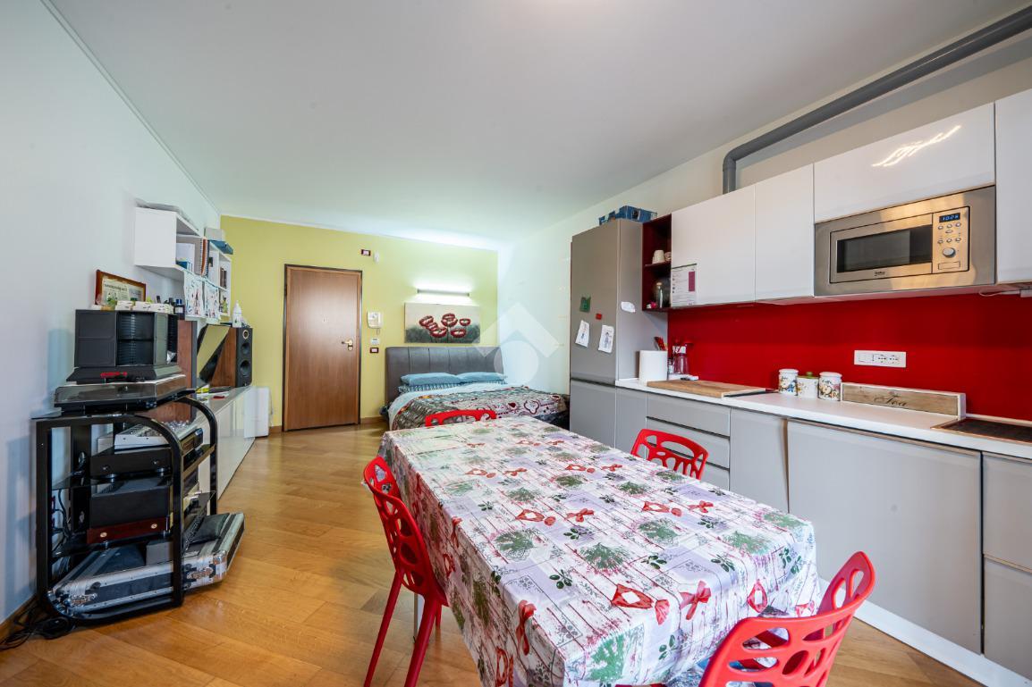 Monolocale in Via Domenico Francesco Cecati 11, Reggio nell'Emilia
