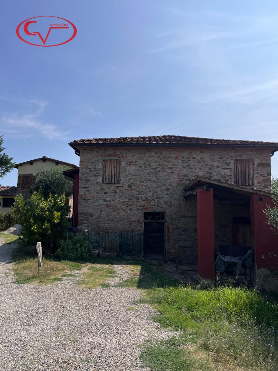 Casa colonica in Strada di Mercatale Valdarno, Montevarchi