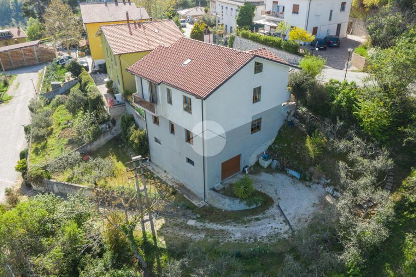 Casa indipendente in Via Riccardo Zandonai 7, Mombaroccio — foto 2 di 5