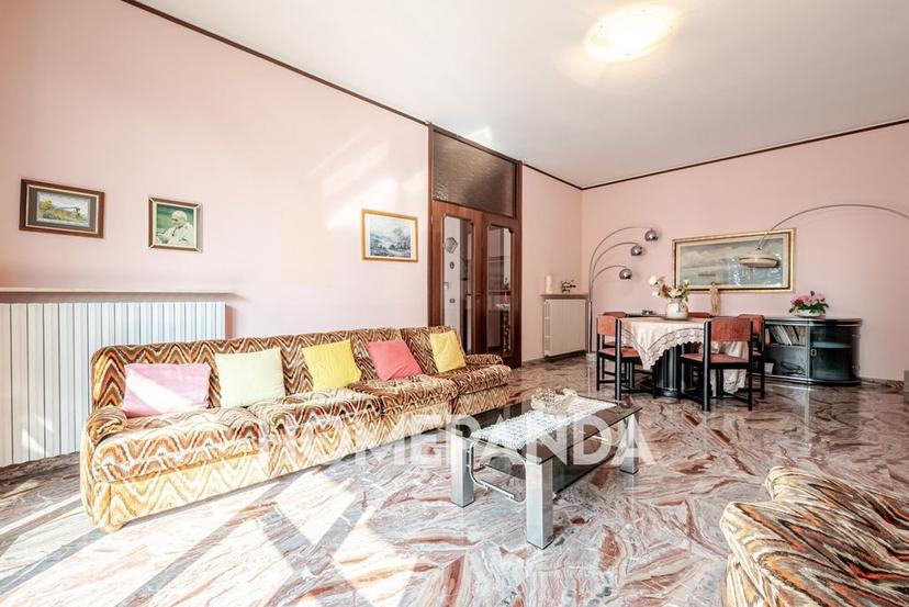 Villa bifamiliare in Via Giuseppe Verdi 46, Misinto — foto 2 di 5