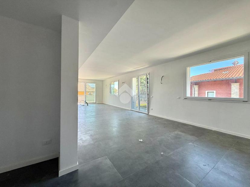 Quadrilocale in Via G. Marconi 9, Scanzorosciate — foto 3 di 5
