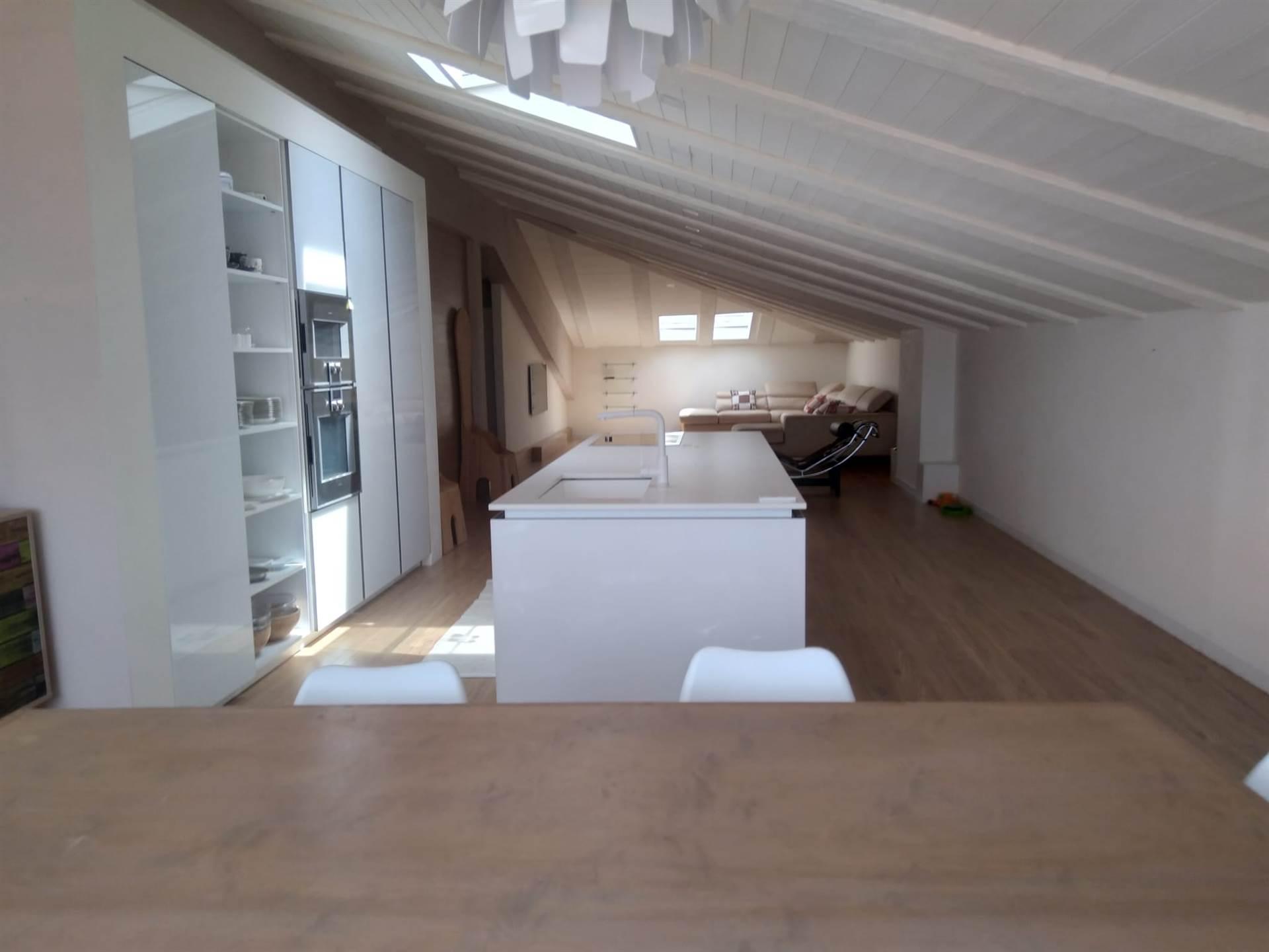 Attico, Cecina