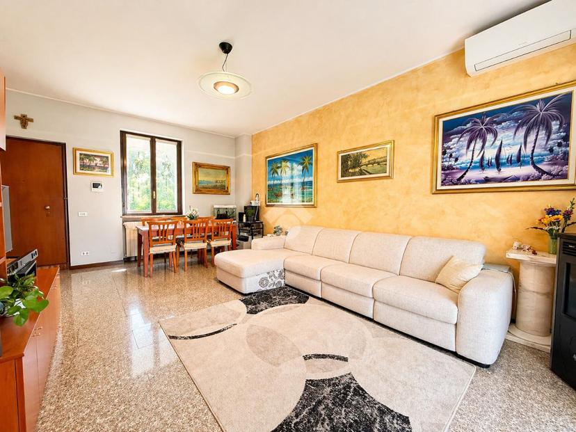 Villa in Via Isonzo 4, Usmate Velate — foto 5 di 5