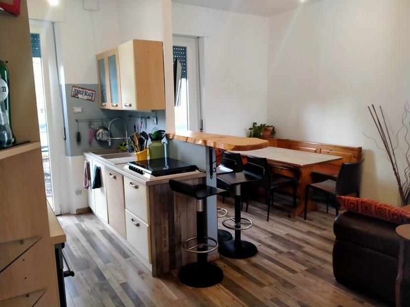 Villa in Piave 134, Azzate — foto 2 di 5