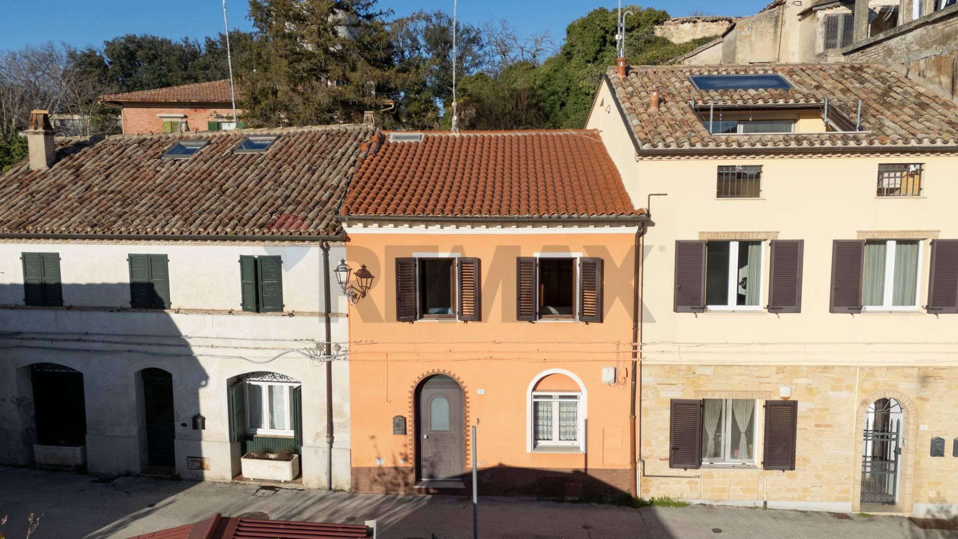 Casa indipendente in Via Enrico Iacomini 37, Camerano