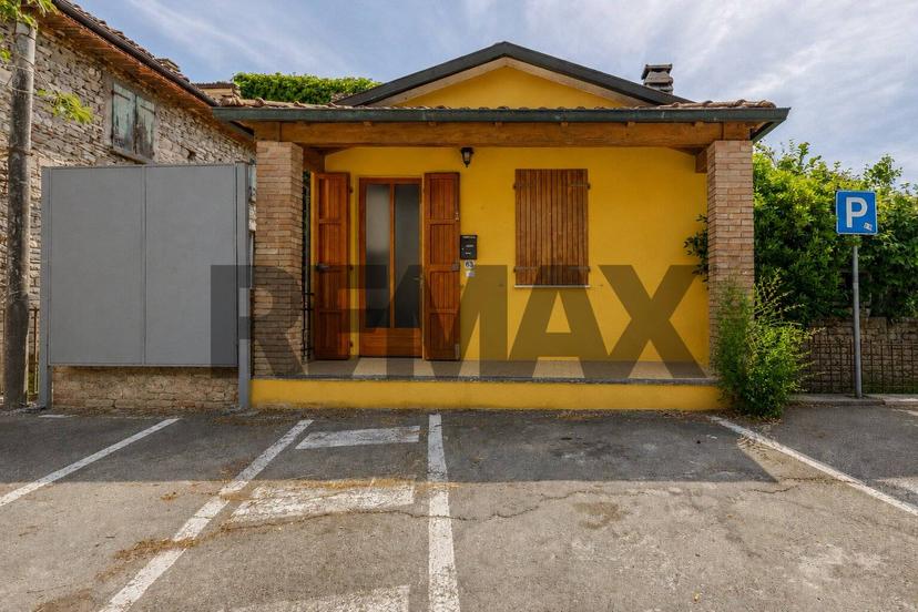 Villa in Via IX Luglio 63, Varano de' Melegari