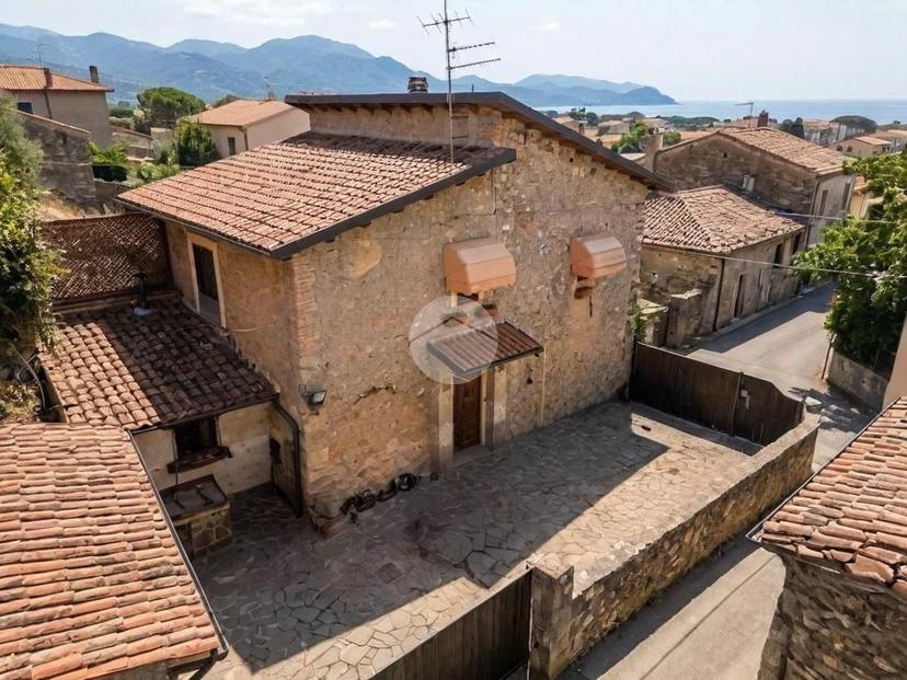 Casa indipendente in Via Ugo De Tiberis 178, Avezzano — foto 2 di 5