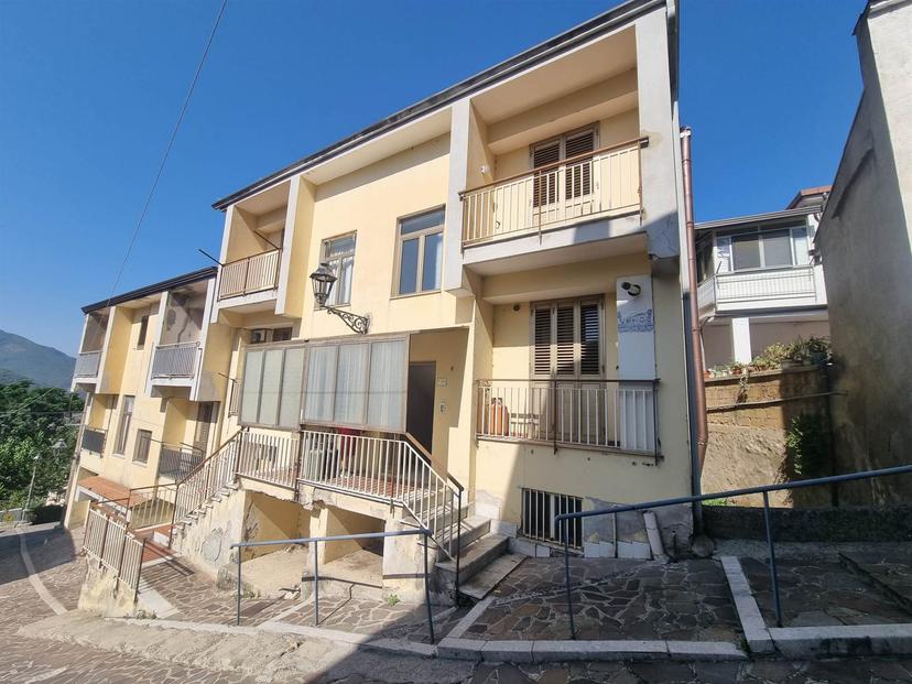 Trilocale in Via Casate, Solofra — foto 2 di 5