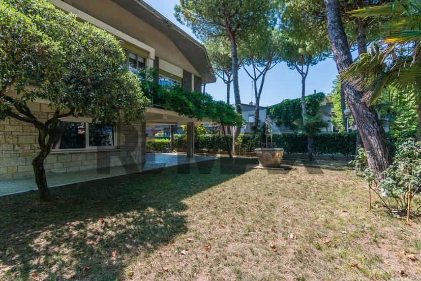 Villa in Via Comandini 7, Cattolica