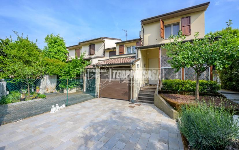Villa a schiera in Via Alcide De Gasperi, Ozzano dell'Emilia — foto 2 di 5