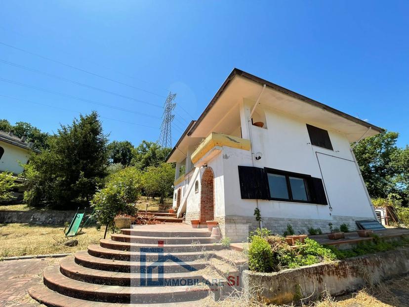 Casa indipendente in Contrada Pino, Benevento — foto 2 di 5