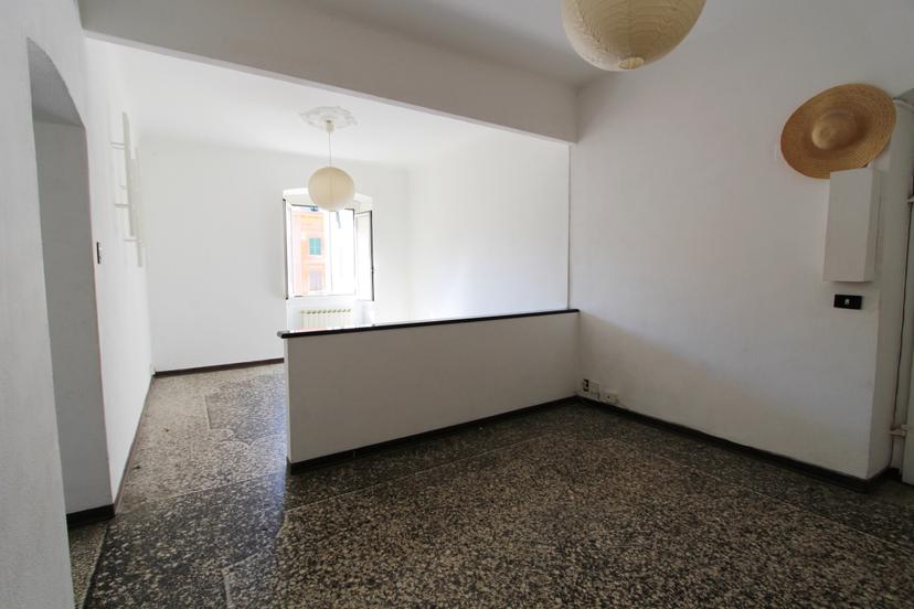 Quadrilocale in Via Palestro, Genova