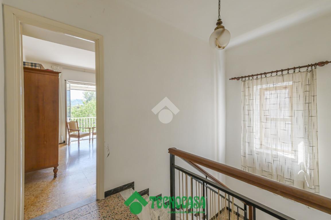 Casa indipendente in Via Genova 221, Follo