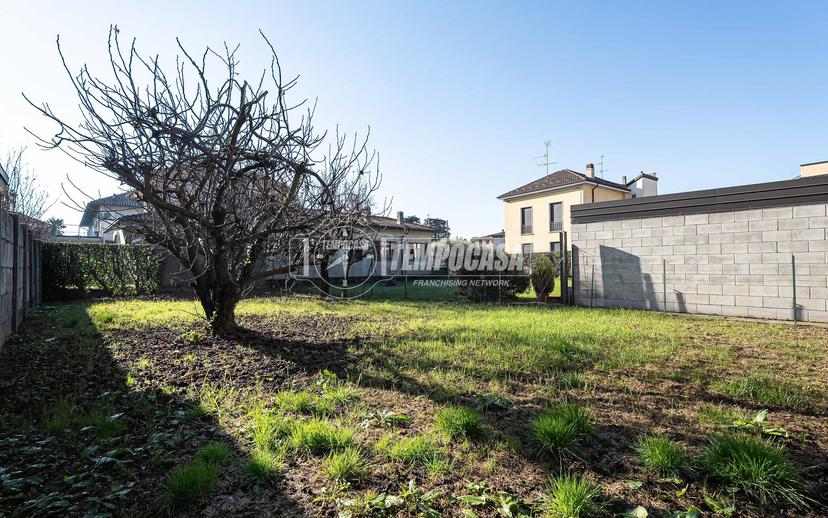 Trilocale in Via U. Giordano 10, Giussano — foto 3 di 5