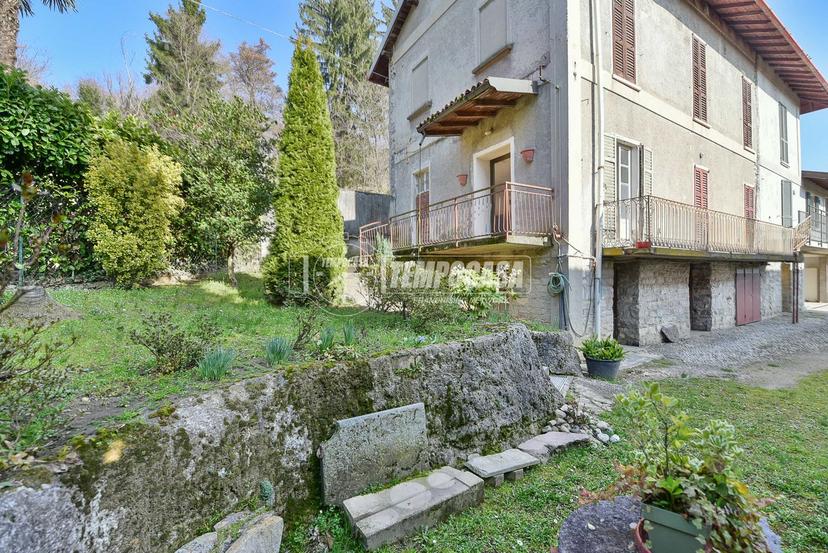 Casa indipendente in Via San Carlo 23, Capiago Intimiano — foto 2 di 5