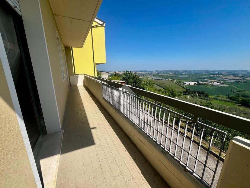 Quadrilocale in Via Villagrande, Mombaroccio — foto 3 di 5