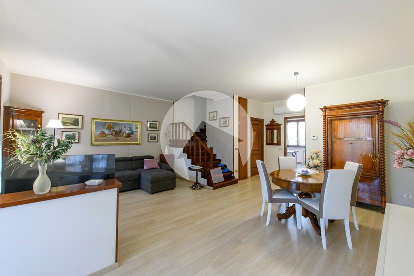 Villa a schiera, Reggio nell'Emilia