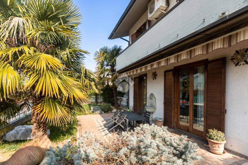 Villa in Via Cagnola 22, Treviglio — foto 3 di 5