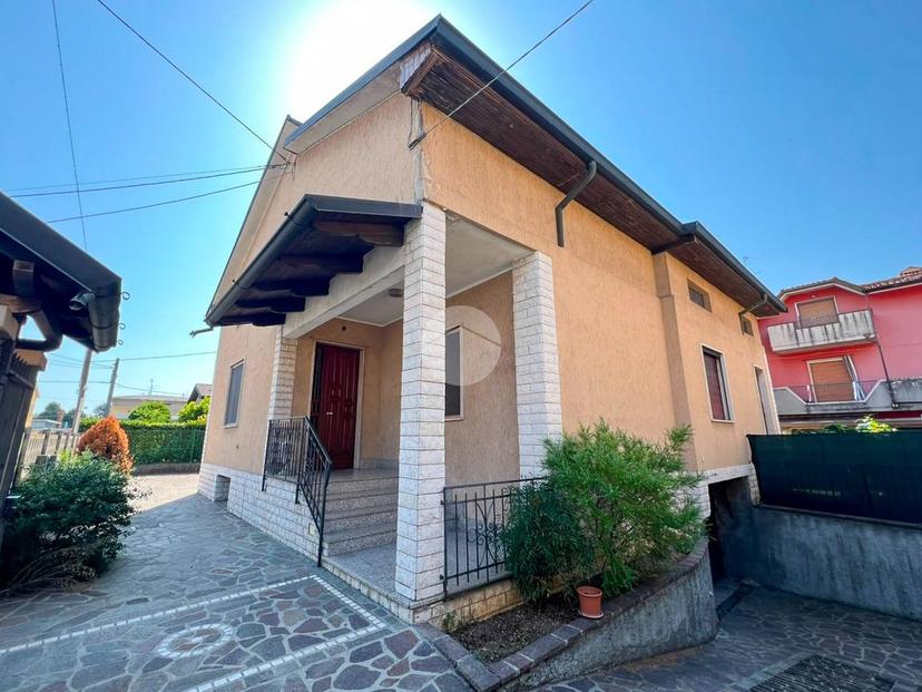 Villa in Via Tagliamento 1, Castrezzato — foto 4 di 5