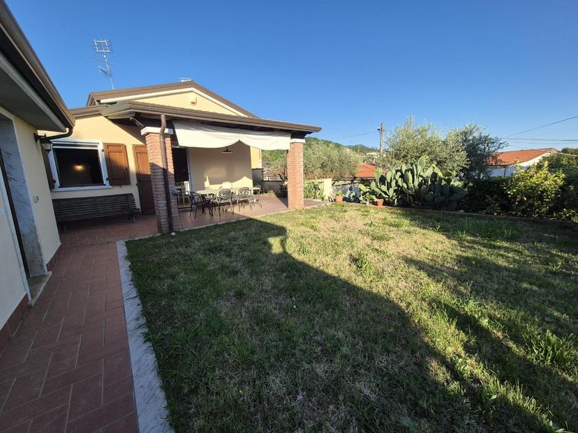 Villa a schiera, Castelnuovo Magra — foto 3 di 5