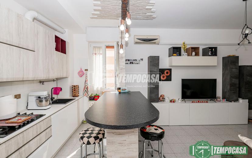 Bilocale in Via Pace, San Donato Milanese — foto 2 di 5