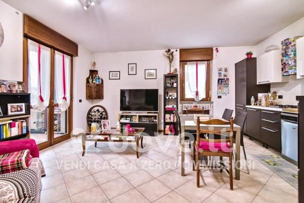 Trilocale in Via Padri Ladie' 2, Casaletto Lodigiano — foto 3 di 5