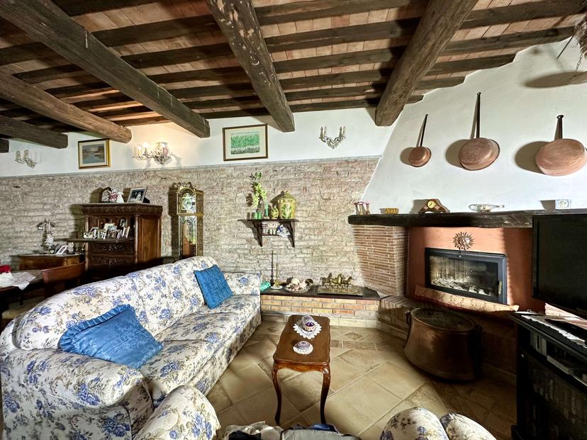 Villa unifamiliare in Località Categge, Fossato di Vico — foto 4 di 5