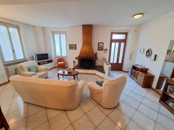 Villa in Via Alessandro Volta, Lurate Caccivio — foto 3 di 5