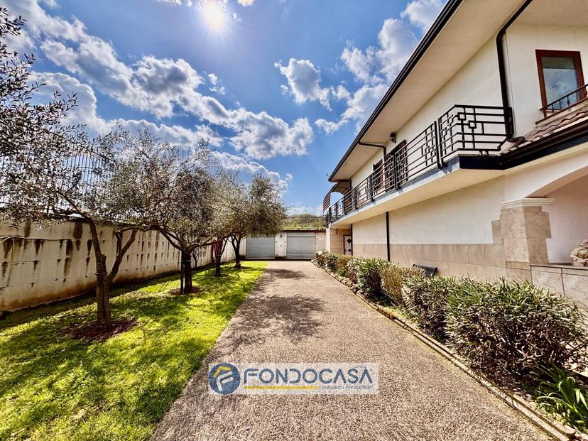 Villa in Via Fraulisi, Alvignano — foto 3 di 3