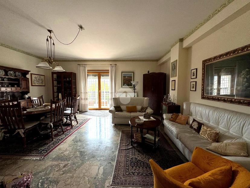 Appartamento in Viale della Concordia 59, Mendicino — foto 2 di 5