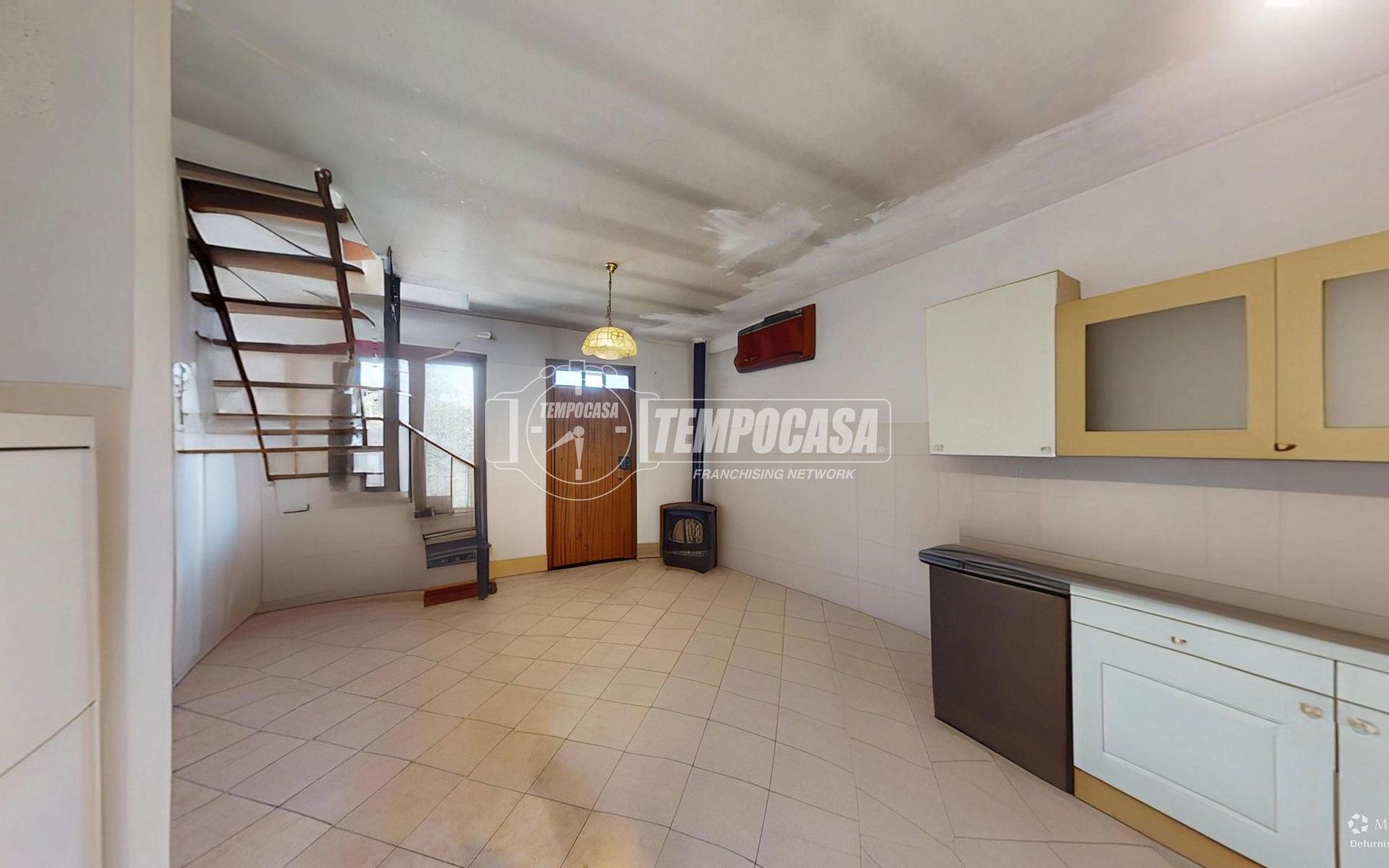 Villa a schiera in Via Nazionale 112, Ortovero