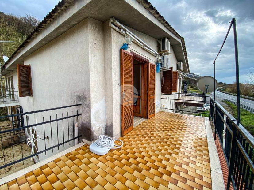 Trilocale in Via Marinella 19, Falconara Albanese — foto 2 di 5
