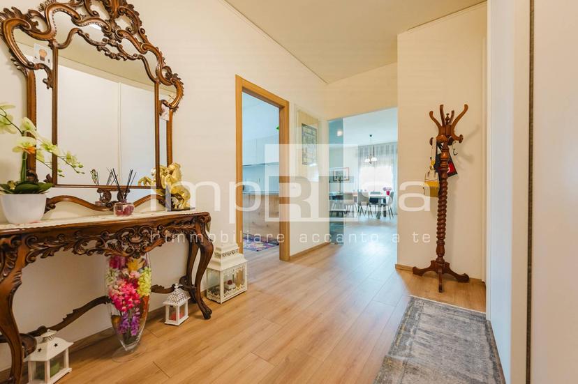 Trilocale in Corso Giuseppe Mazzini 19, Montebelluna — foto 2 di 5
