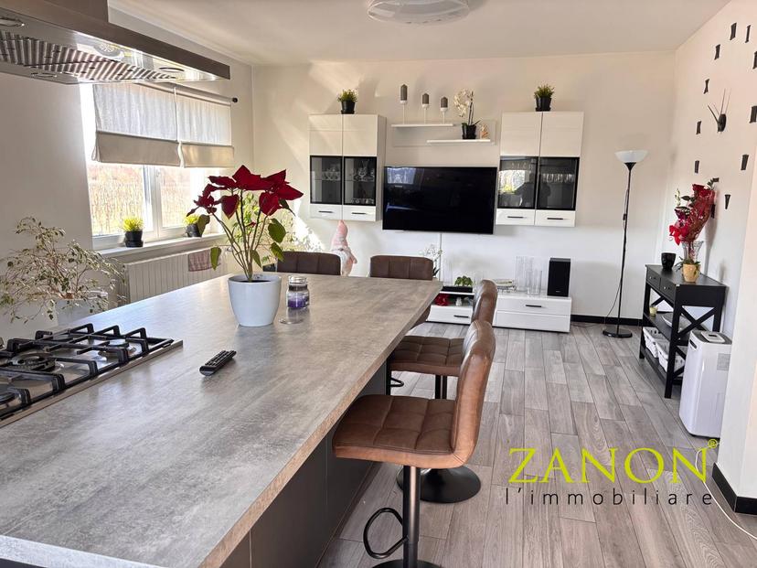Casa indipendente in Via Quattroventi 104, Corno di Rosazzo — foto 2 di 5