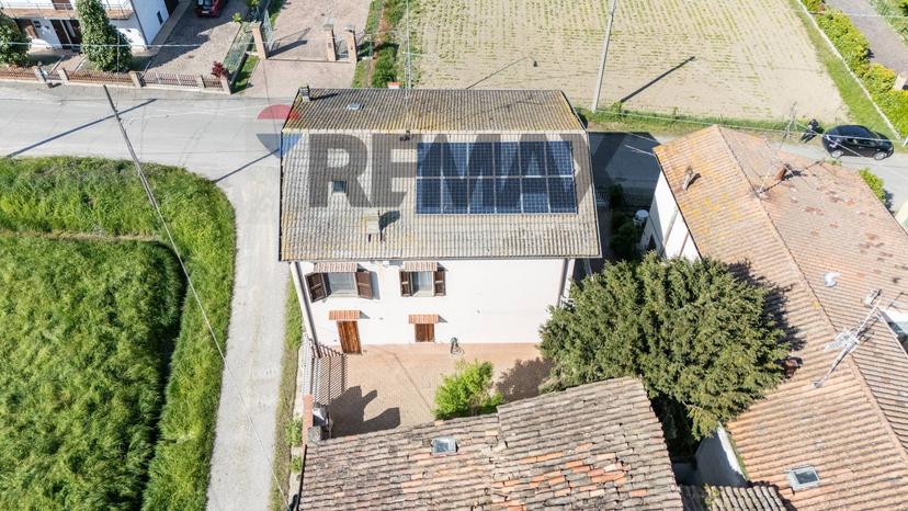 Casa indipendente in Via Cornedole 89, Castelnovo di Sotto — foto 4 di 5