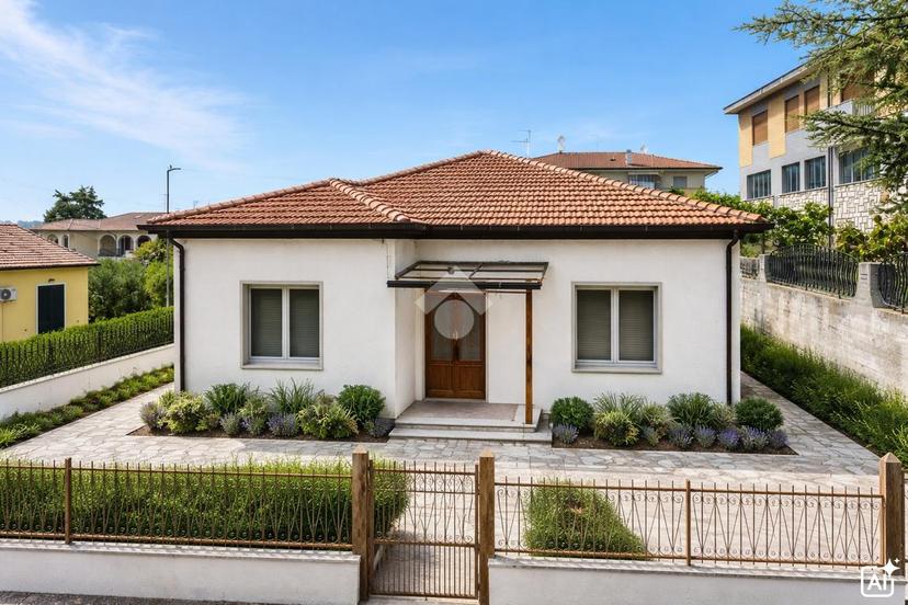 Villa in Via Bachelet 14, Mosciano Sant'Angelo — foto 4 di 5